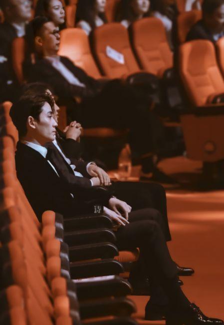 娱乐吃瓜号配音,吃瓜群众背后的故事