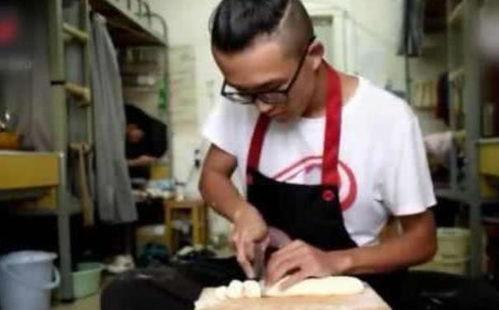 娱乐吃瓜酱男生宿舍